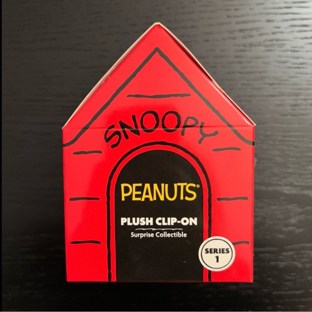 RARE Charlie Brown Peanuts Keychain Series 1 2026 - Picture 3 of 7